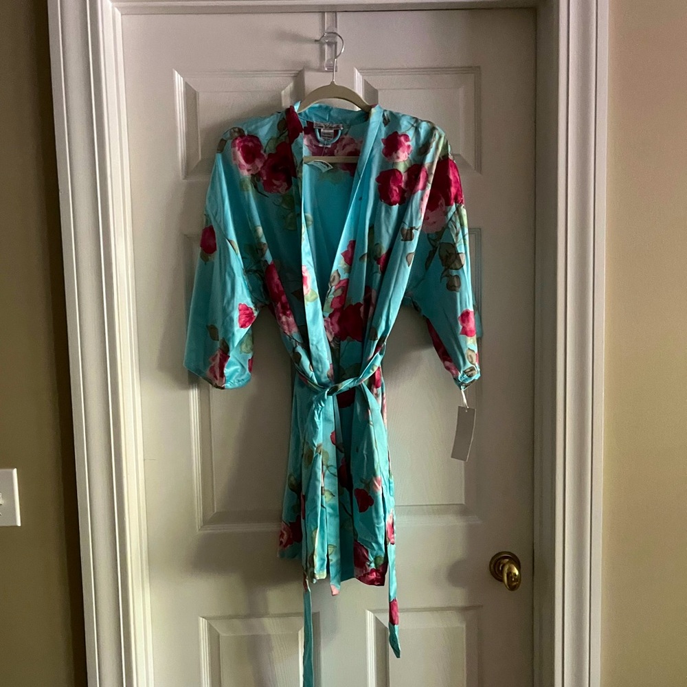 NWT Linea Donatella Silky Aqua and Pink Floral Robe